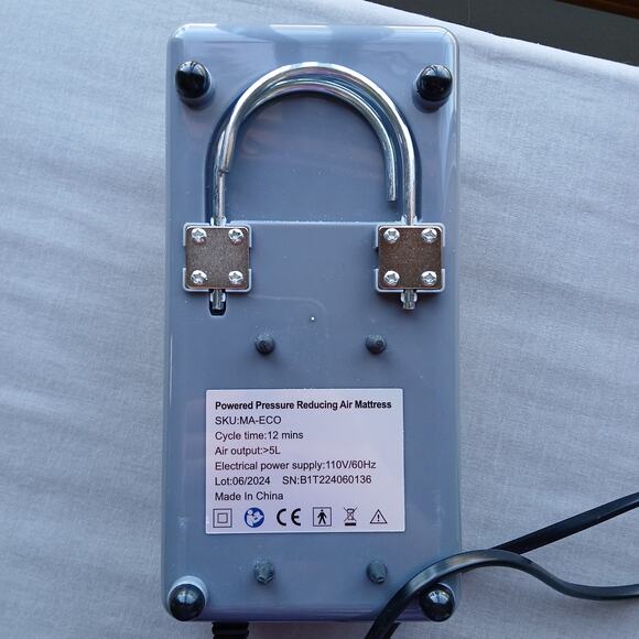 MedAir Eco Powered Pressure Reducing Air Mattress new with used electric pump - Picture 13 of 15